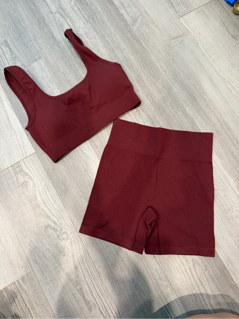 Seamless Ribbed Burgundy Sports Bra & High-Waist Bike Shorts Set